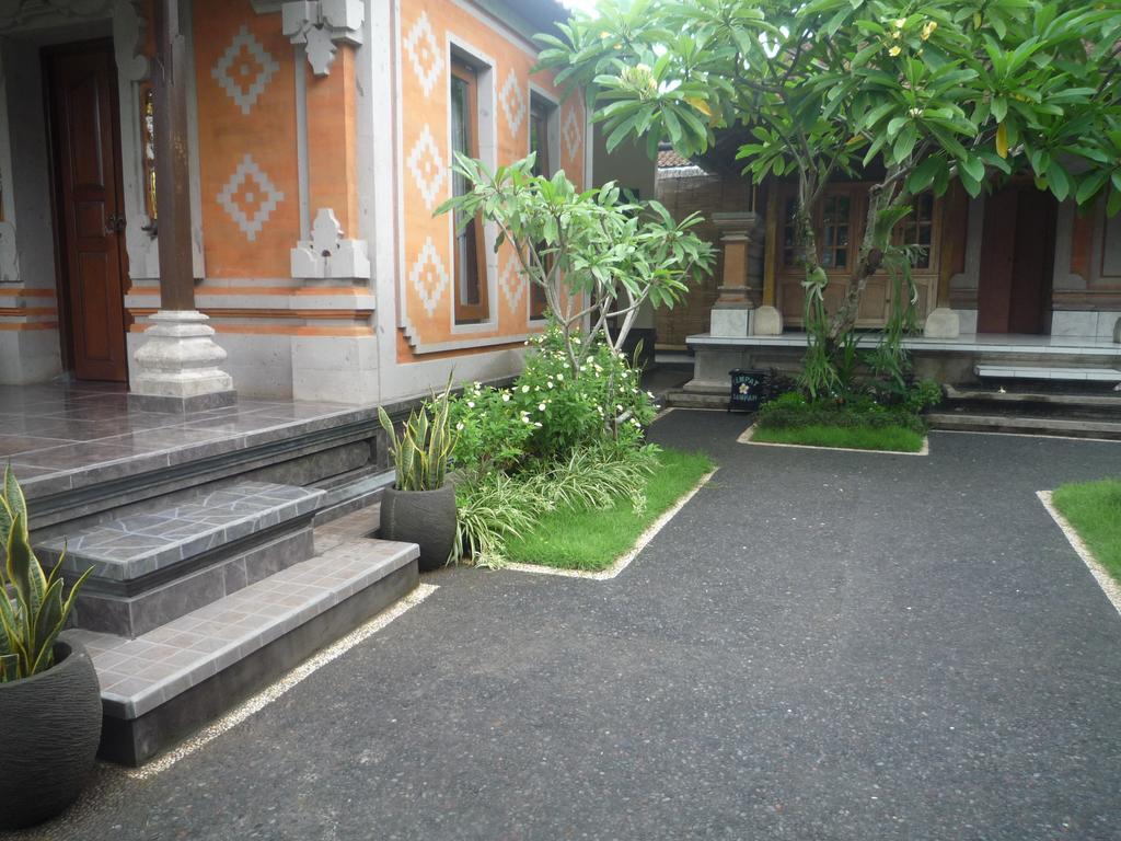 Pratama House Apartment Ubud  Exterior photo